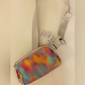 🌈 Lululemon Everywhere Belt Bag 1L Prism Wash Print Multi Vapor NWT 💫 HTF